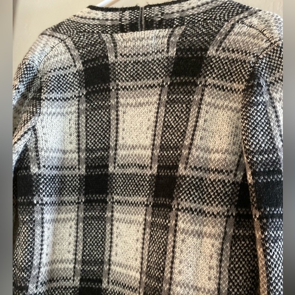 Lucky Brand| xs| black/white cardigan| worn once| great condition. - Picture 4 of 5
